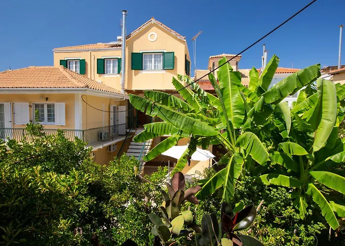 Chrisanto Townhouse Apartment *