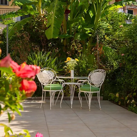 Lägenhet Chrisanto Townhouse